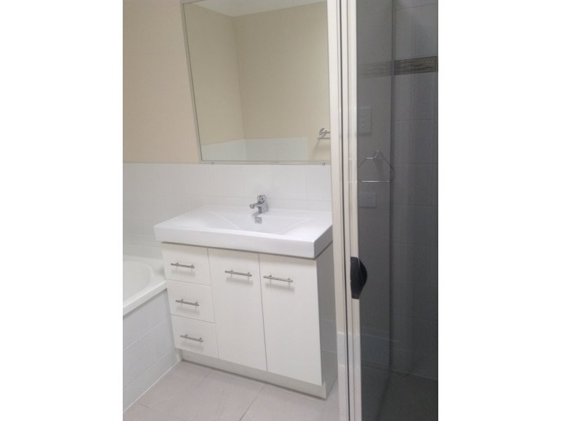 2/58 Fraser Waters Parade, Toogoom QLD 4655