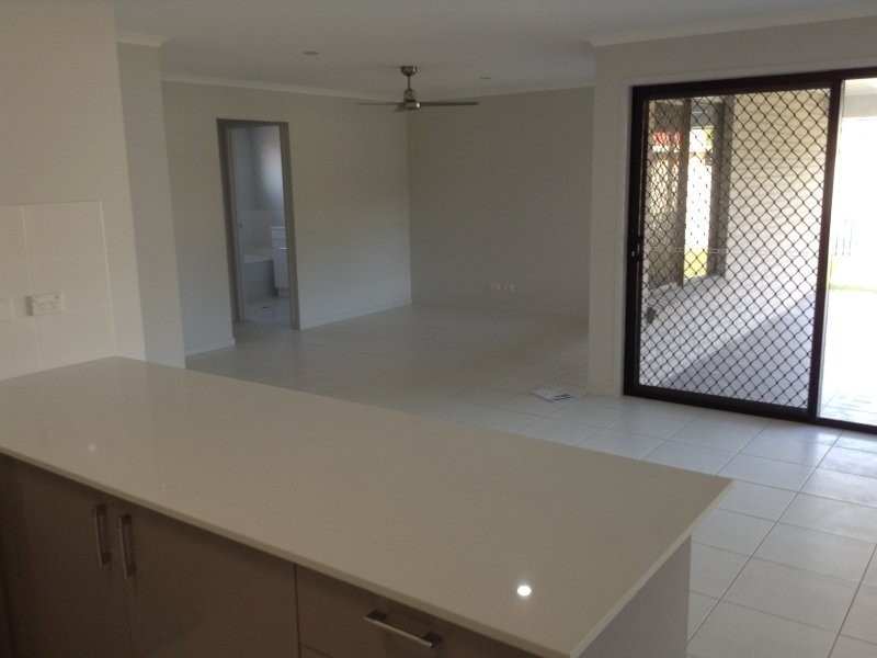 10 Silverleaf Terrace, Toogoom QLD 4655