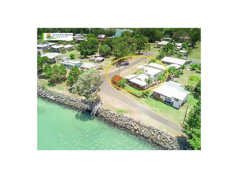9 Esplanade, Toogoom QLD 4655