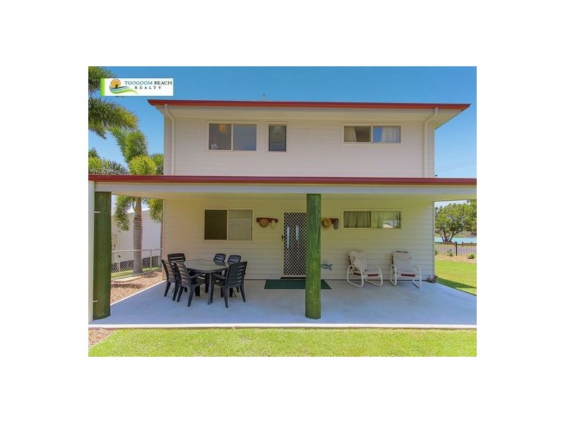 9 Esplanade, Toogoom QLD 4655