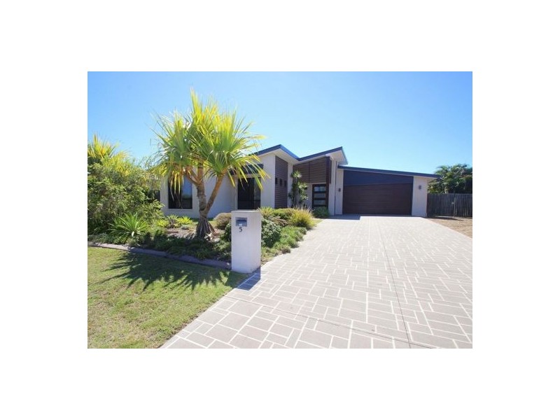 5 Seaside Circuit, Toogoom QLD 4655
