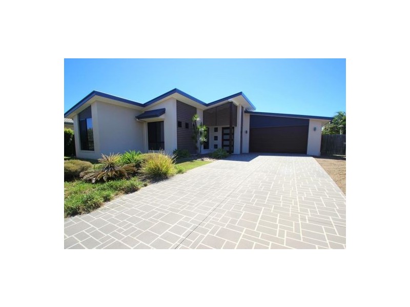 5 Seaside Circuit, Toogoom QLD 4655