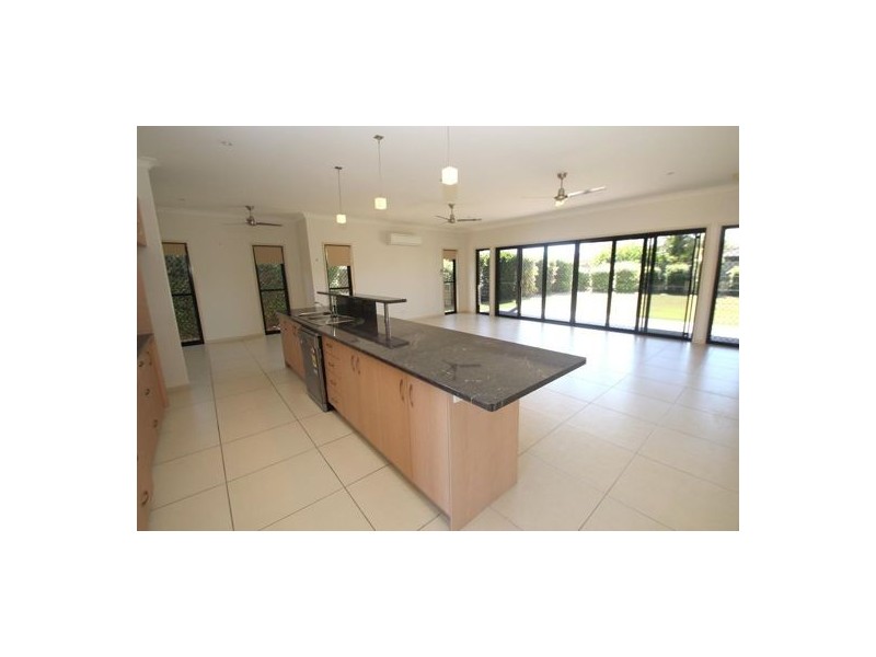 5 Seaside Circuit, Toogoom QLD 4655