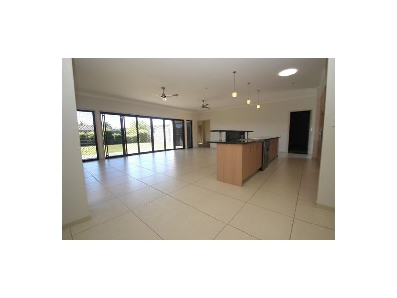 5 Seaside Circuit, Toogoom QLD 4655