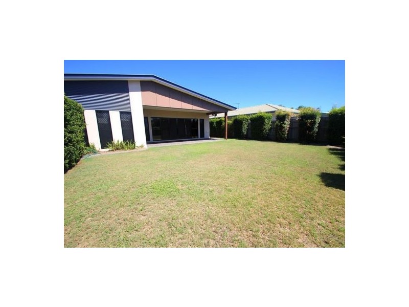 5 Seaside Circuit, Toogoom QLD 4655