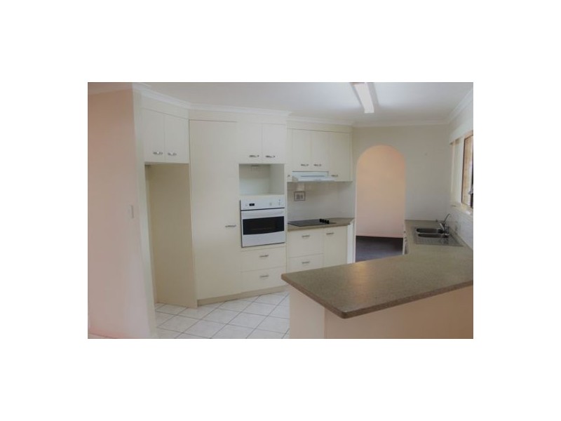 10 Trevalli Court, Toogoom QLD 4655