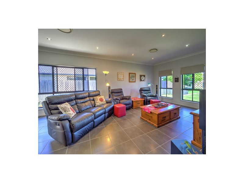 42 Tree View Road, Toogoom QLD 4655