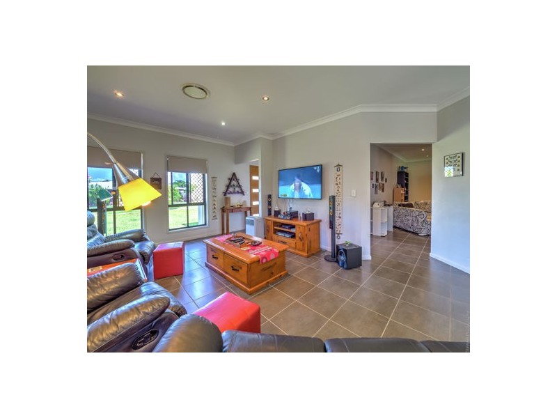 42 Tree View Road, Toogoom QLD 4655