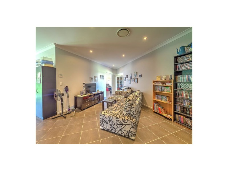 42 Tree View Road, Toogoom QLD 4655