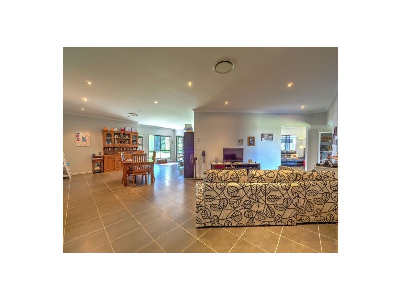 42 Tree View Road, Toogoom QLD 4655