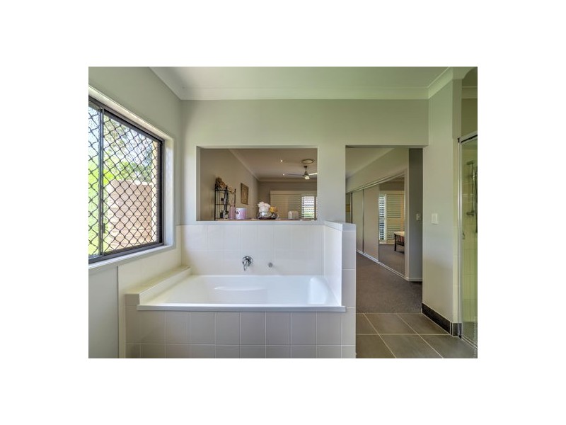 42 Tree View Road, Toogoom QLD 4655