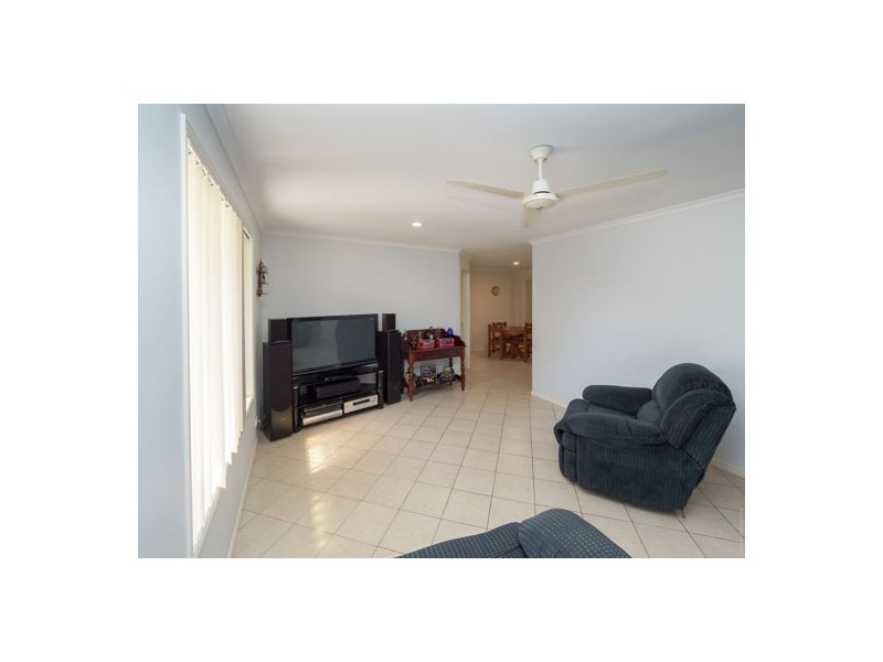 4 Sunny Way, Toogoom QLD 4655