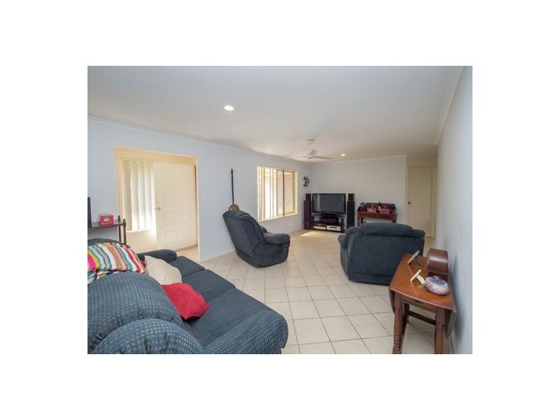 4 Sunny Way, Toogoom QLD 4655