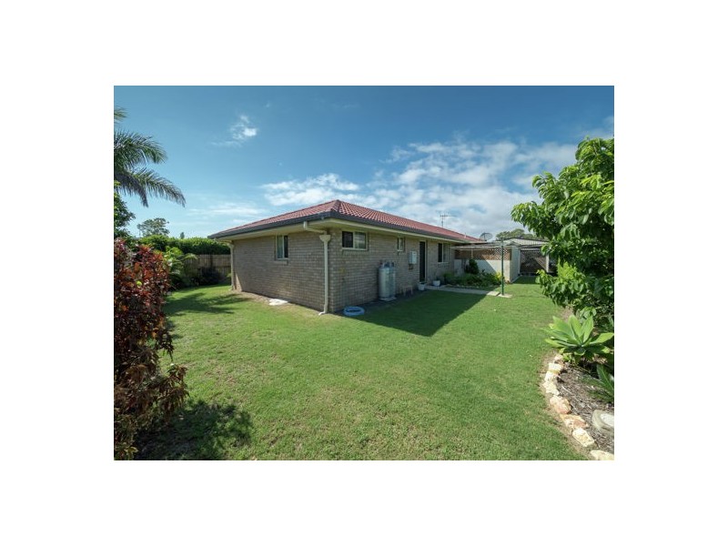 4 Sunny Way, Toogoom QLD 4655