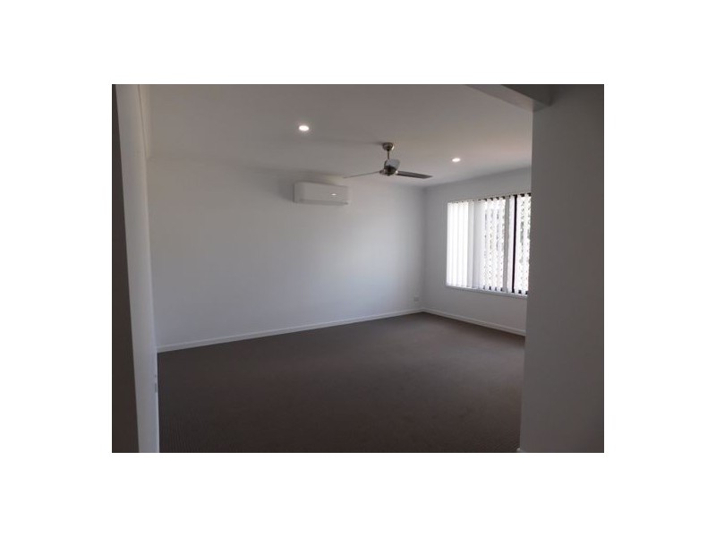 20 Fraser Waters Parade, Toogoom QLD 4655