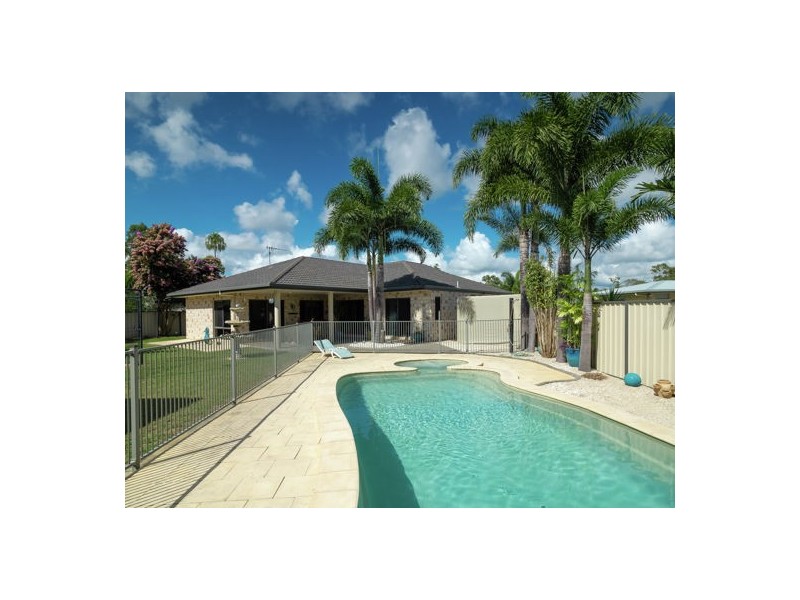 11 Castaway Court, Toogoom QLD 4655