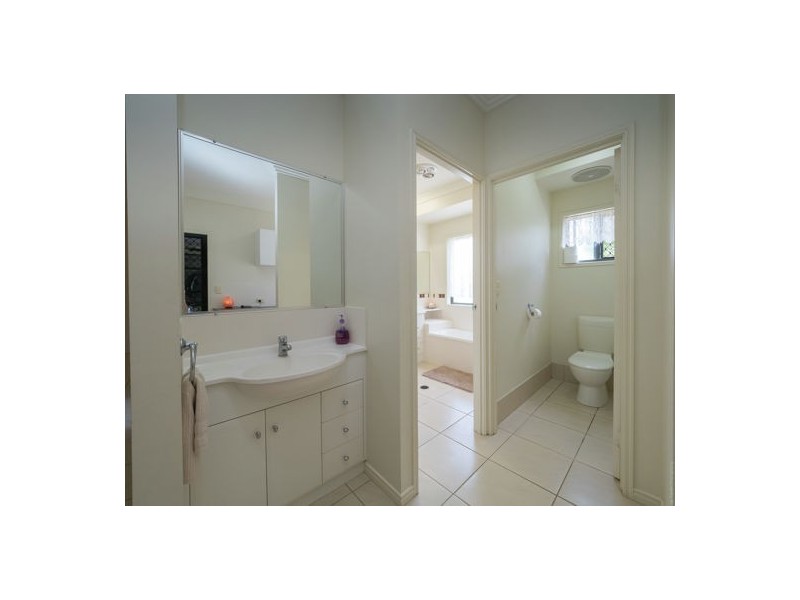 11 Castaway Court, Toogoom QLD 4655