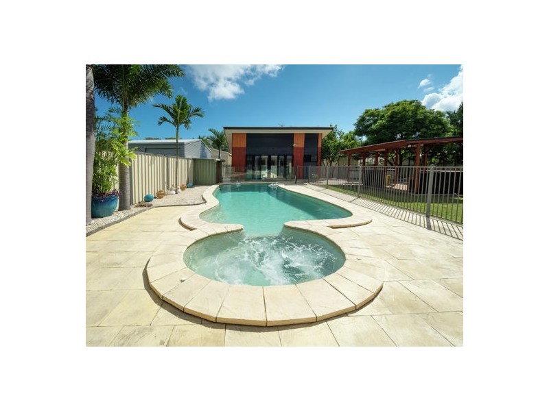 11 Castaway Court, Toogoom QLD 4655