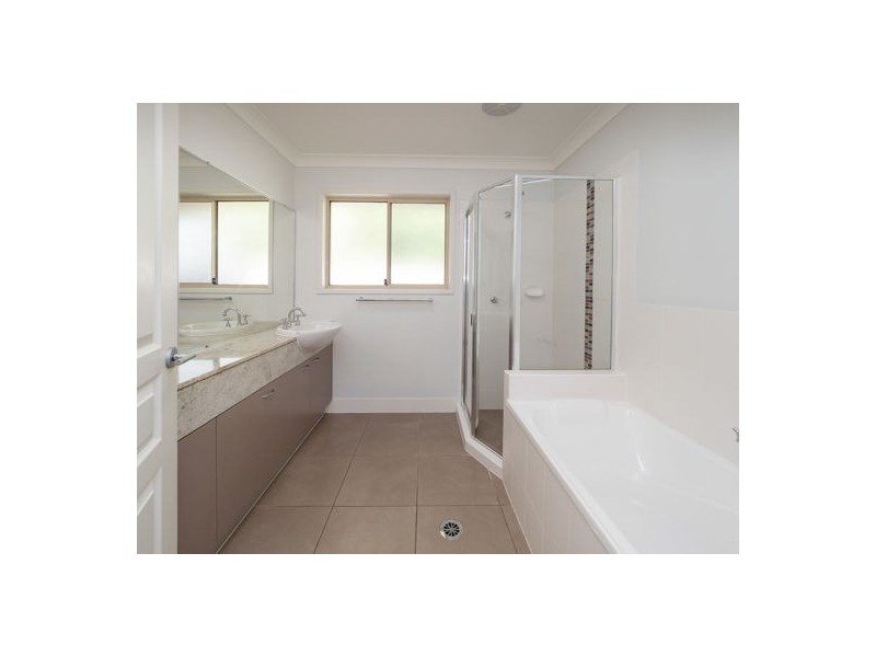 24 Wave Court, Toogoom QLD 4655