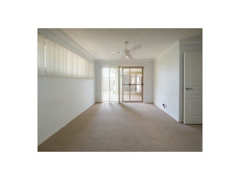 24 Wave Court, Toogoom QLD 4655