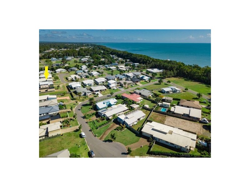 24 Wave Court, Toogoom QLD 4655