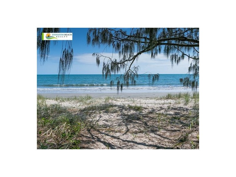 24 Wave Court, Toogoom QLD 4655