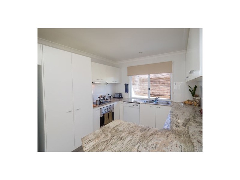 12 Oyster Court, Toogoom QLD 4655