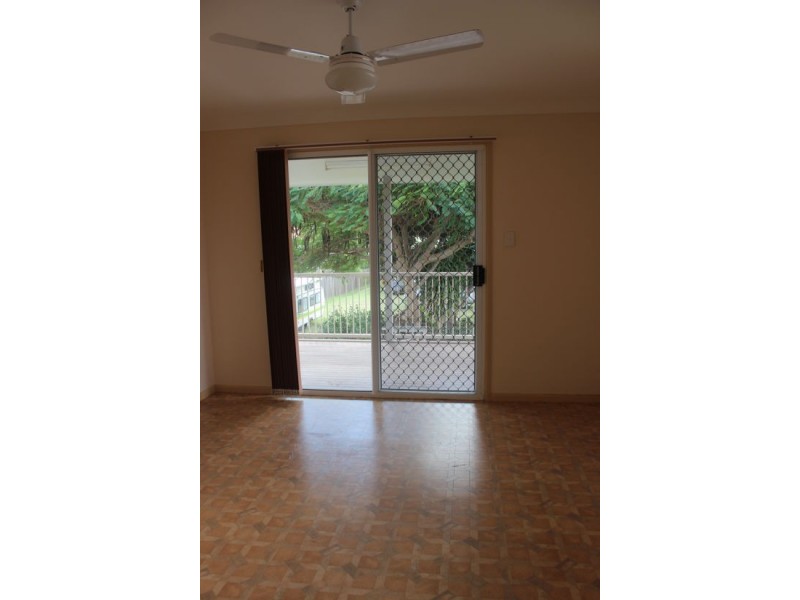 25 Desmond Drive, Toogoom QLD 4655