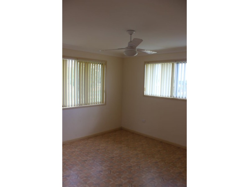 25 Desmond Drive, Toogoom QLD 4655