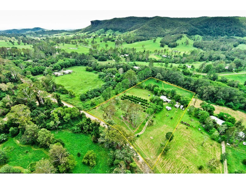 245 Coonoongibber Creek Road, Brooloo QLD 4570