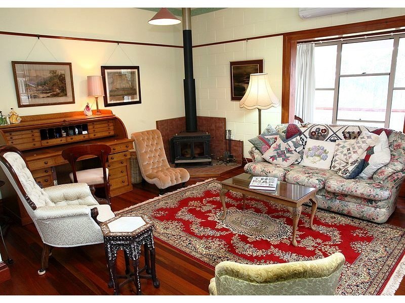 751 Teddington Rd, Teddington QLD 4650