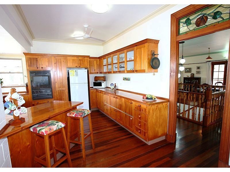 751 Teddington Rd, Teddington QLD 4650