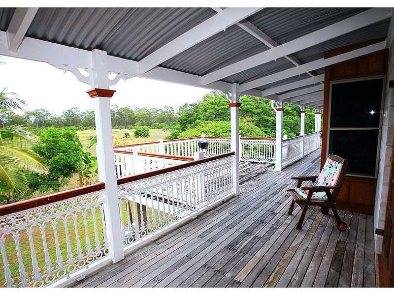 751 Teddington Rd, Teddington QLD 4650