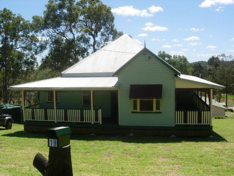 19 George, Brooloo QLD 4570