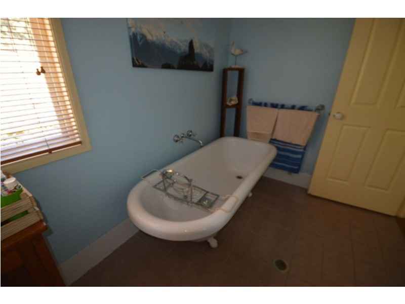 62 Old Mill Road, Carters Ridge QLD 4563