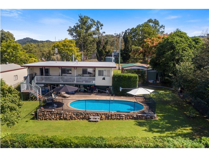 4 Alexandra Street, Kenilworth QLD 4574