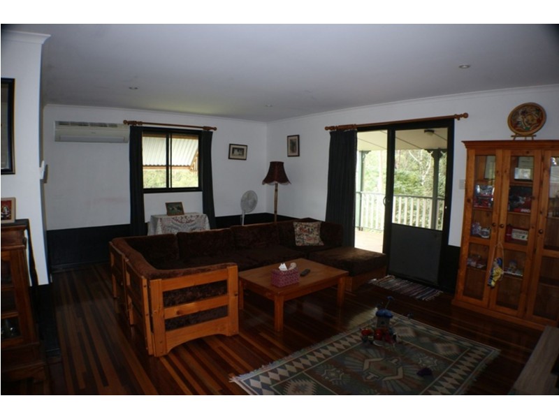 70 Sutton Street, Brooloo QLD 4570
