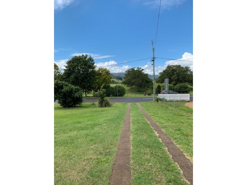 61 Elizabeth, Kenilworth QLD 4574