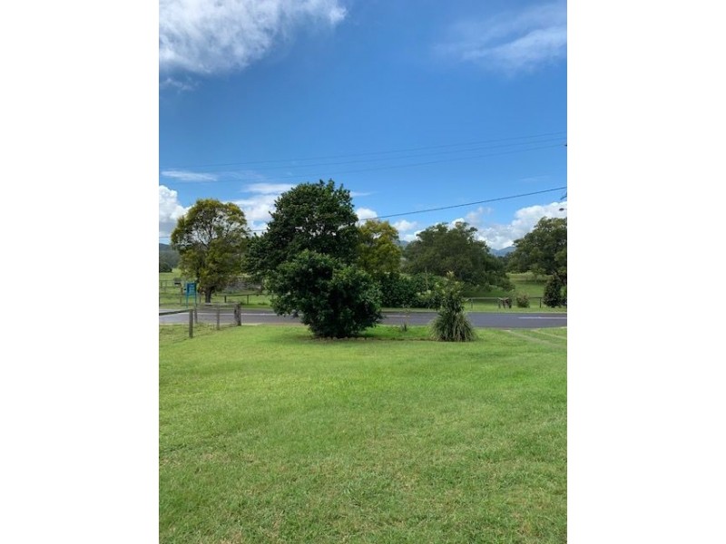 61 Elizabeth, Kenilworth QLD 4574