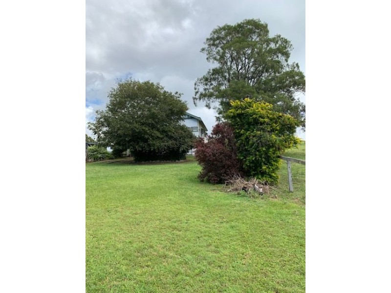 61 Elizabeth, Kenilworth QLD 4574