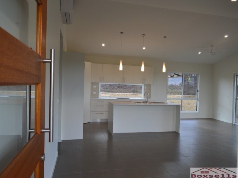 19 Cloudwalk Drive, Maleny QLD 4552