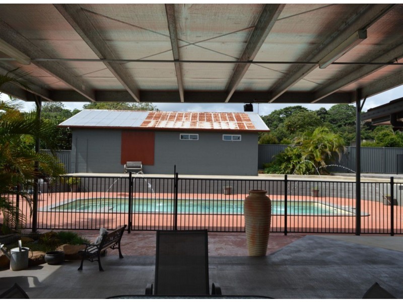 85 Burgess Avenue, Maleny QLD 4552