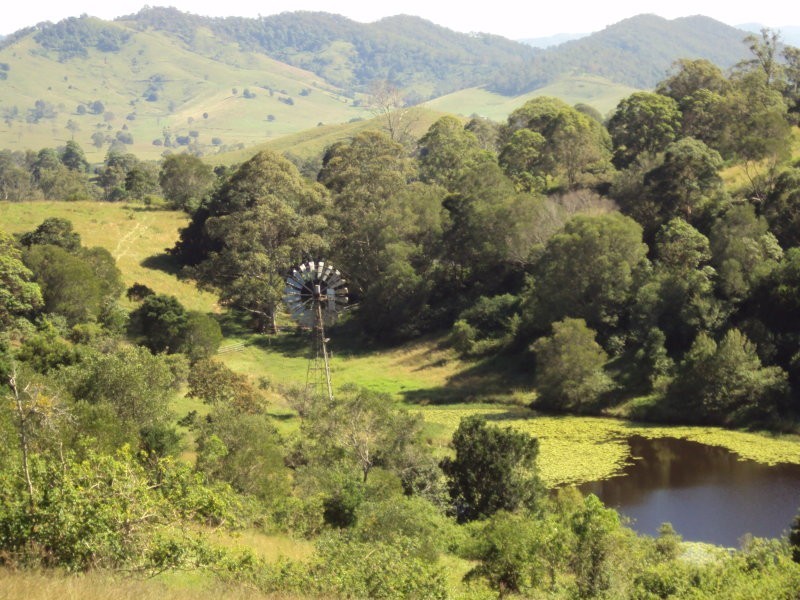 2 D’aguilar Highway, Villeneuve QLD 4514