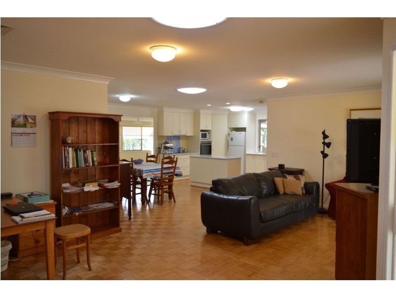 20 Ash Street, Maleny QLD 4552