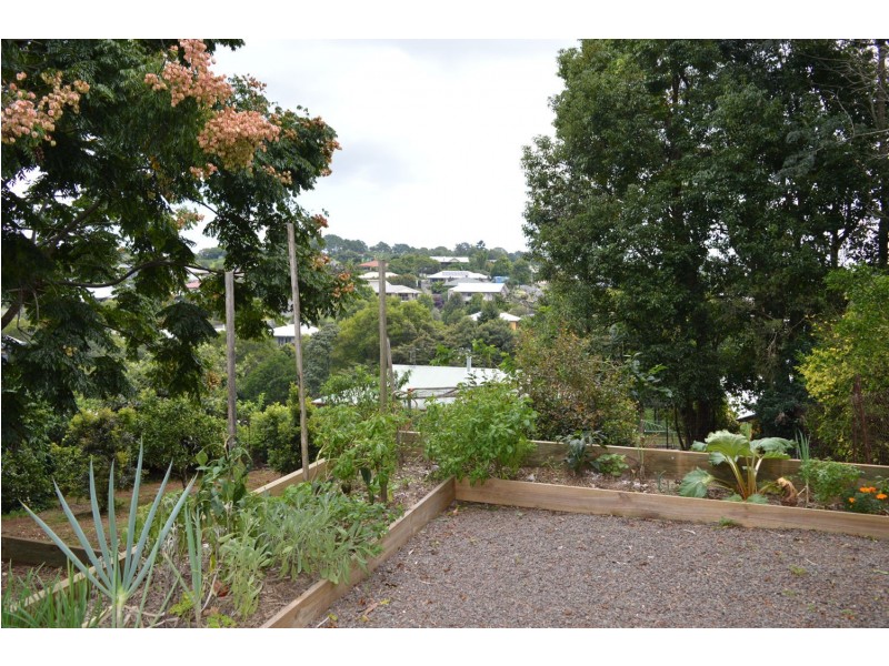 20 Ash Street, Maleny QLD 4552