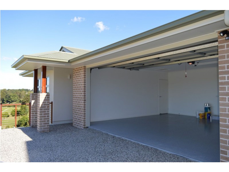 10 Snowwood Avenue, Maleny QLD 4552