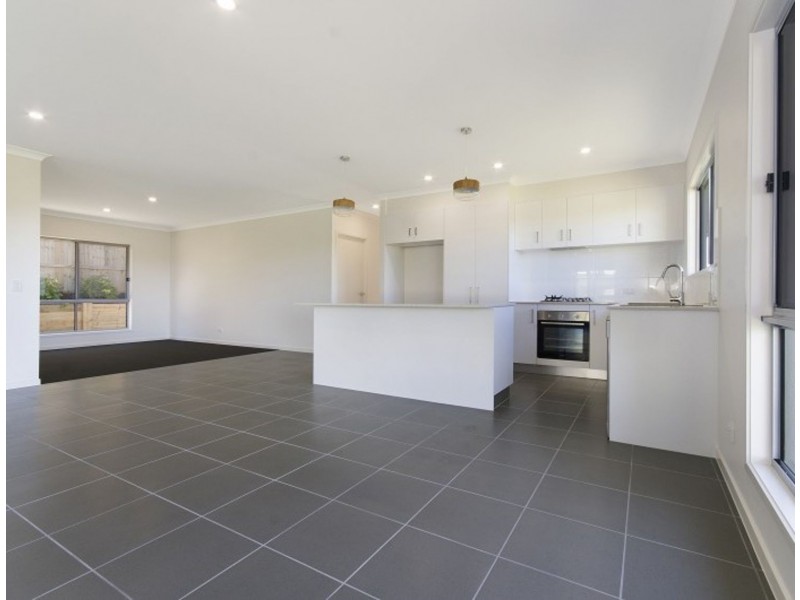 10 Snowwood Avenue, Maleny QLD 4552