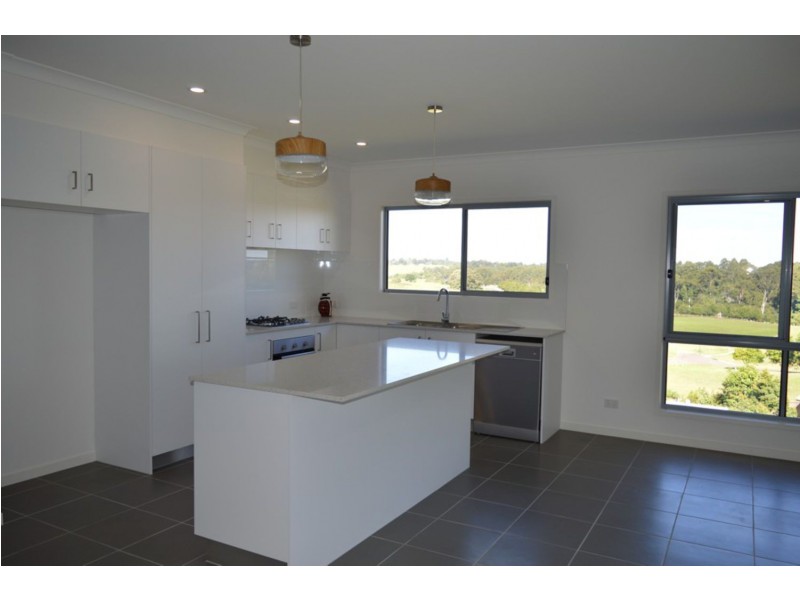 10 Snowwood Avenue, Maleny QLD 4552