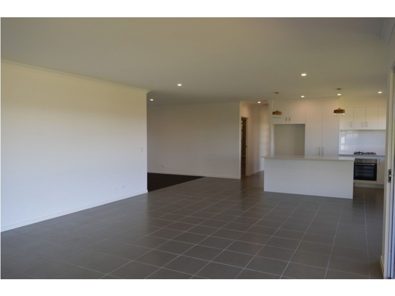 10 Snowwood Avenue, Maleny QLD 4552