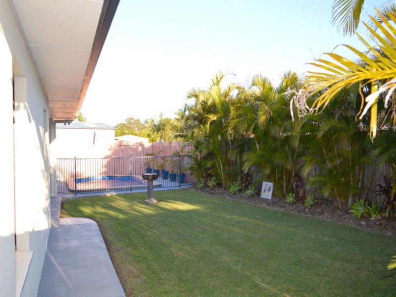 4 Rosewood Court, Landsborough QLD 4550